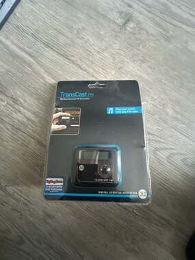 Digital Lifestyle Outfitters DLO TransCast FM Wireless Universal FM Transmitter